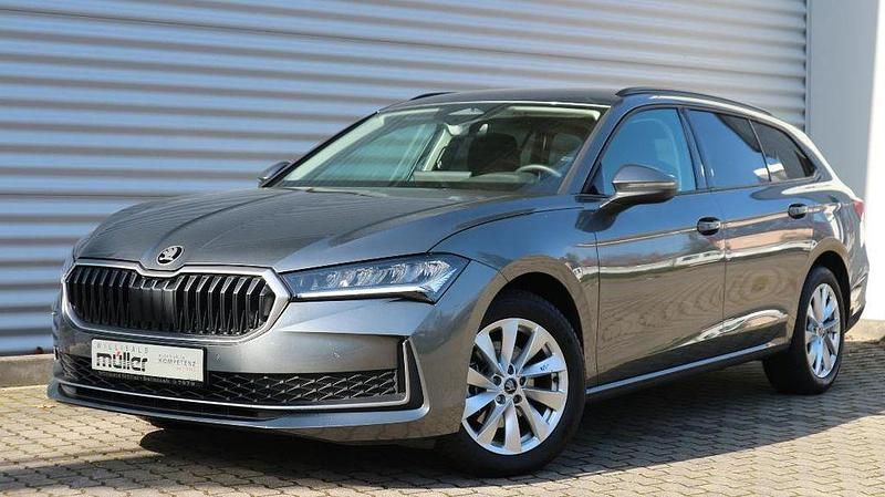 Gebraucht Skoda Superb Selection 150 PS (110 kW) 2025 Grau Kombi