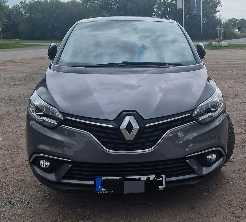 Grau Gebraucht 2017 Renault Scénic IV Initiale Paris Van / Kleinbus | 10.999 € (Superpreis) - Bild 1/4