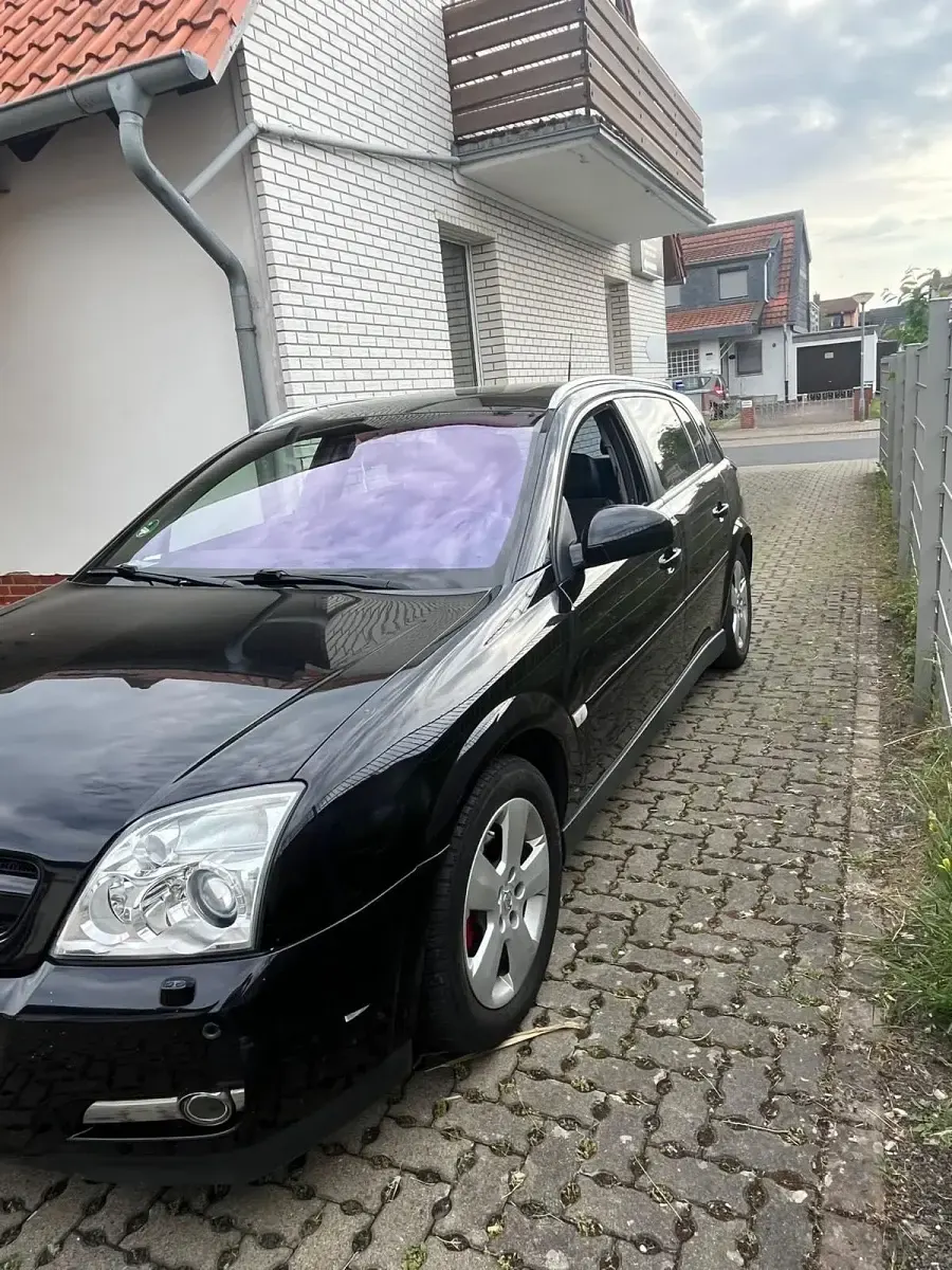 Gebraucht Opel Signum 156 PS (114 kW) 2004 Schwarz Kleinwagen