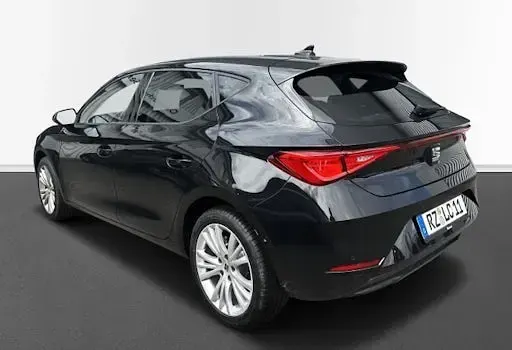 Second-hand Seat Leon Style 110 CP (80 kW) 2024 Negru Berlinǎ