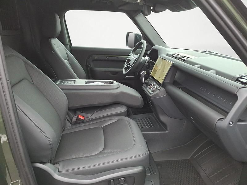 Gebraucht Land Rover Defender SE Dynamic 250 PS (183 kW) 2026 Grün SUV