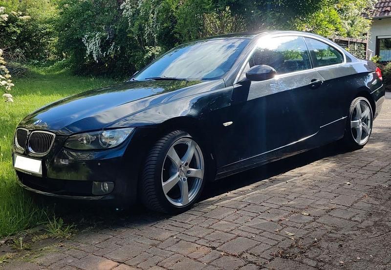 Schwarz Gebraucht 2007 BMW 325 Coupé | 8.200 € (Etwas zu teuer) - Bild 1/4