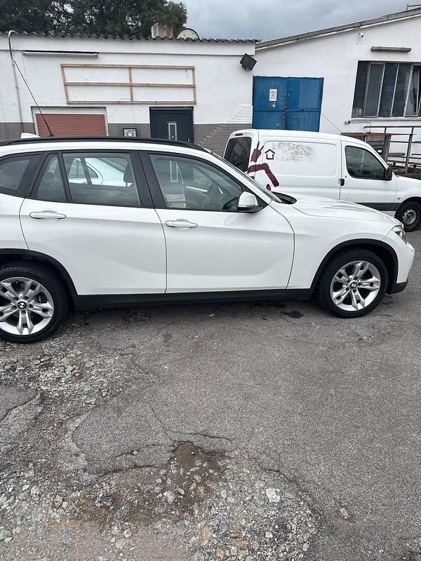 Weiß Gebraucht 2013 BMW X1 SUV | 9.999 € (Guter Preis) - Bild 1/4