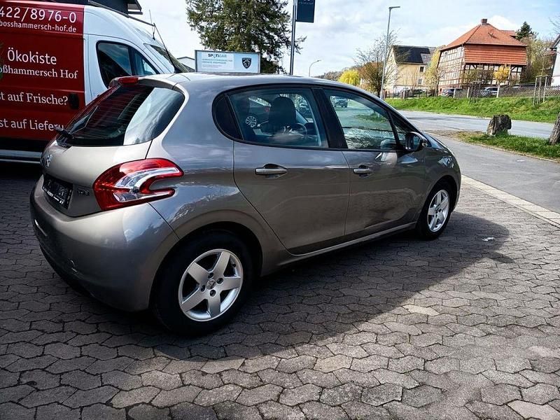 Gebraucht Peugeot 208 Active 68 PS (50 kW) 2014 Grau Kleinwagen