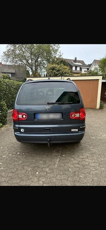Second-hand VW Sharan 131 CP (96 kW) 2004 Andere farben Monovolum