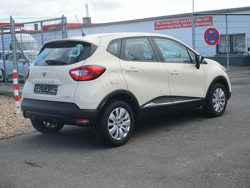 Gebraucht Renault Captur 90 PS (66 kW) 2017 Beige SUV