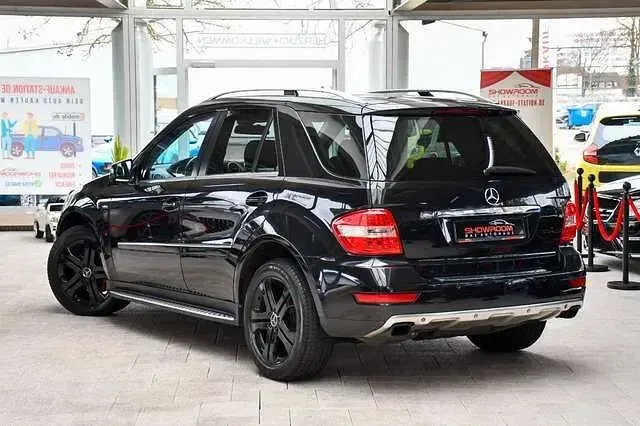 Gebraucht Mercedes ML300 Sport 204 PS (150 kW) 2011 Schwarz SUV