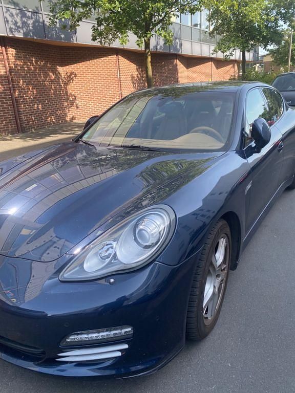 Blau Gebraucht 2010 Porsche Panamera 4 Limousine | 22.500 € (Guter Preis) - Bild 1/4