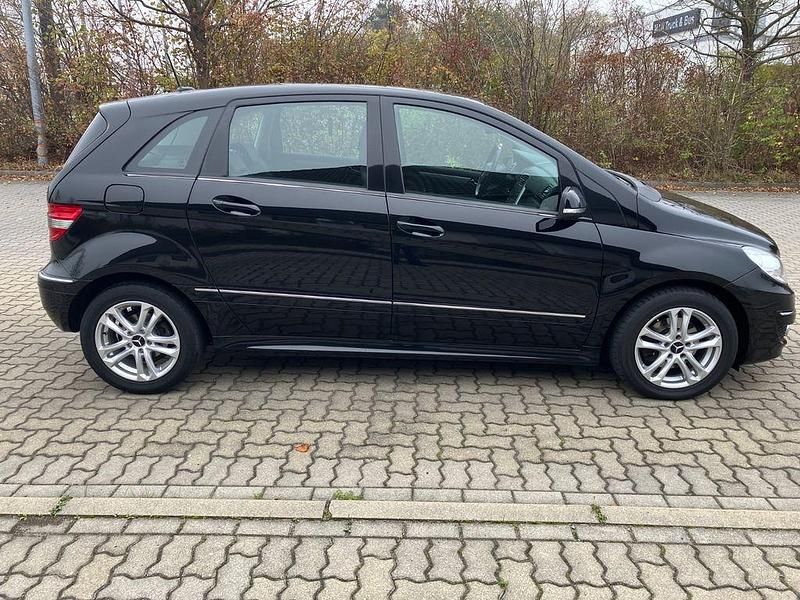 Gebraucht Mercedes B180 110 PS (80 kW) 2008 Schwarz Van / Kleinbus