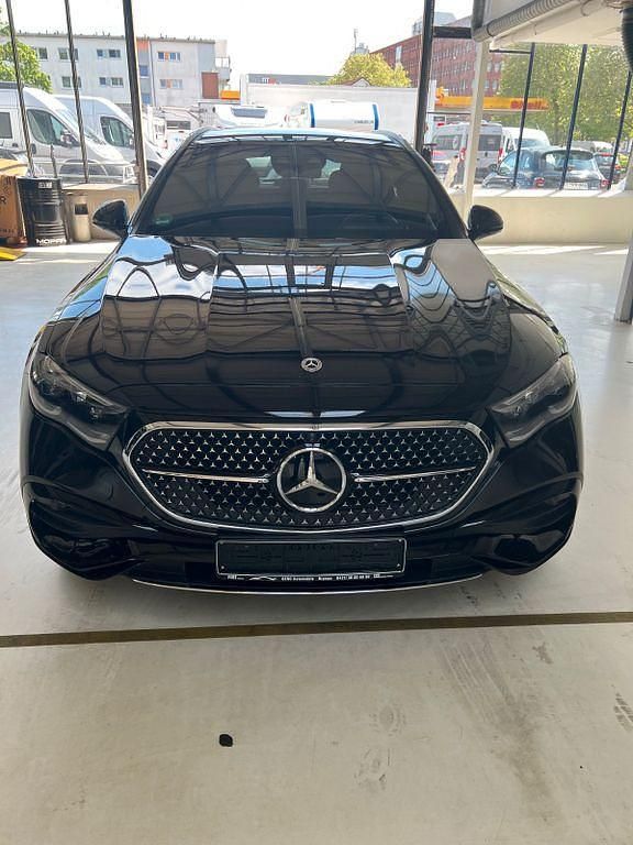 Gebraucht Mercedes E220 AMG line 197 PS (144 kW) 2024 Schwarz Kombi