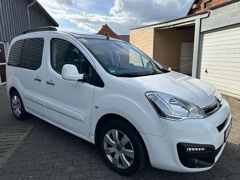 Blanc banquise Gebraucht 2016 Citroën Berlingo SELECTION Van / Kleinbus | 9.999 € (Fairer Preis) - Bild 1/4