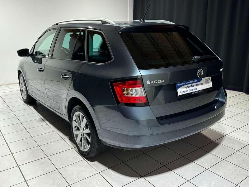 Gebraucht Skoda Fabia Joy 90 PS (66 kW) 2016 Grau Kombi