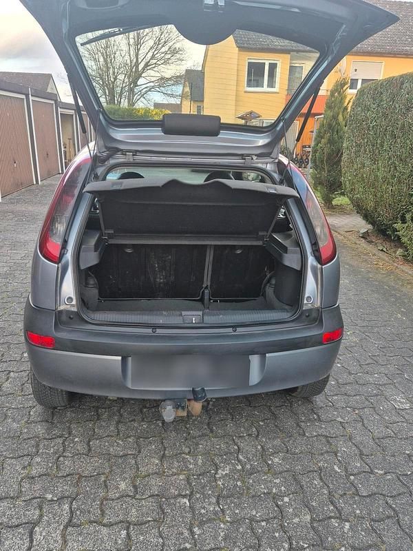 Gebraucht Opel Corsa 75 PS (55 kW) 2003 Silber Kleinwagen