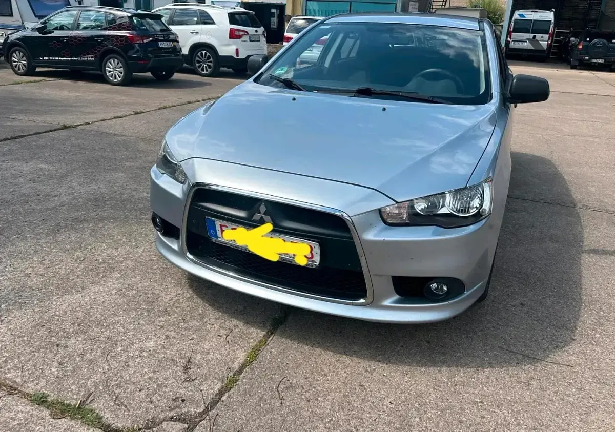 Gebraucht Mitsubishi Lancer 109 PS (80 kW) 2010 Silber Limousine
