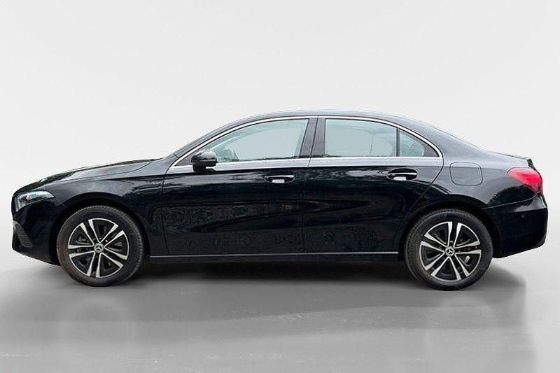 Gebraucht Mercedes A250 Progressive 163 PS (119 kW) 2024 Schwarz Limousine