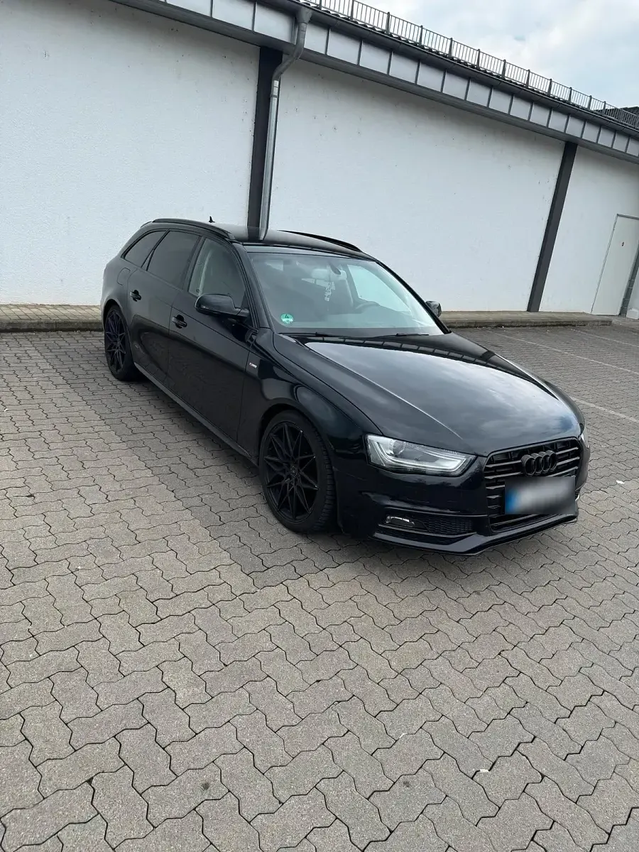 Używany Audi A4 S-Line 150 KM (110 kW) 2015 Czarny Kombi