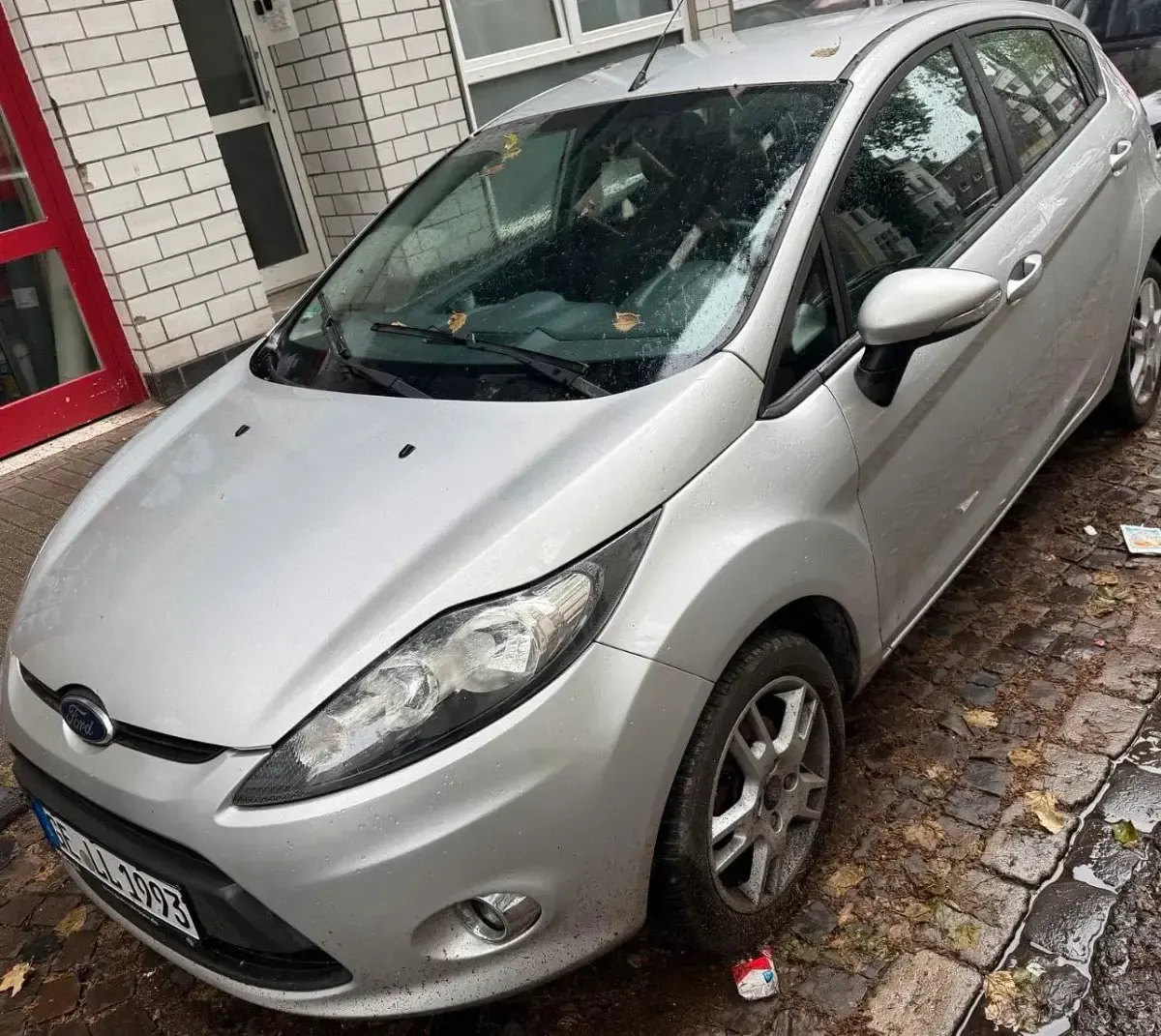 Gebraucht Ford Fiesta 95 PS (69 kW) 2012 Silber Kleinwagen