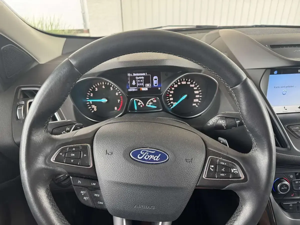 Gebraucht Ford Kuga Individual 182 PS (133 kW) 2017 SUV