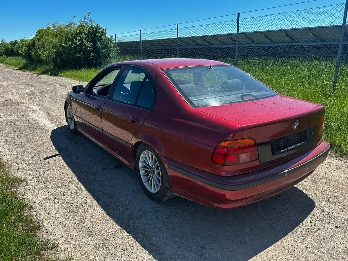 Gebraucht BMW 530 184 PS (135 kW) 1999 Rot Limousine