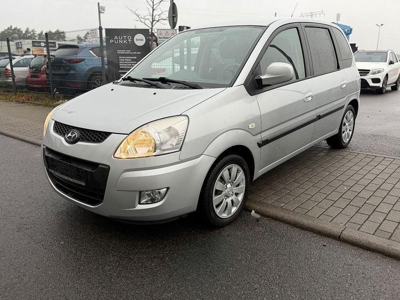 Silber Gebraucht 2009 Hyundai Matrix Comfort Van / Kleinbus | 4.490 € (Fairer Preis) - Bild 1/4