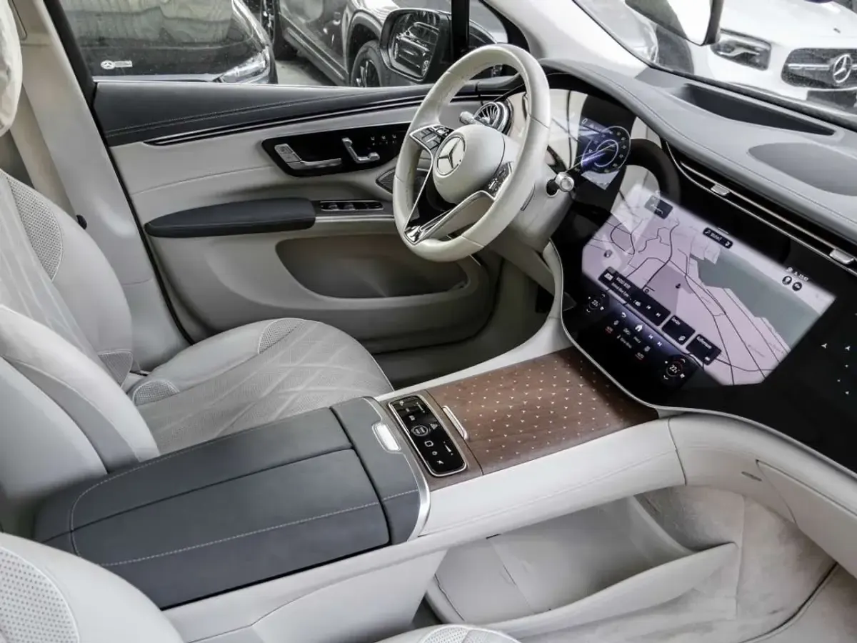 Gebraucht Mercedes EQS450+ AMG 264 kW (360 PS) 2023 Schwarz metalliclack obsidians SUV
