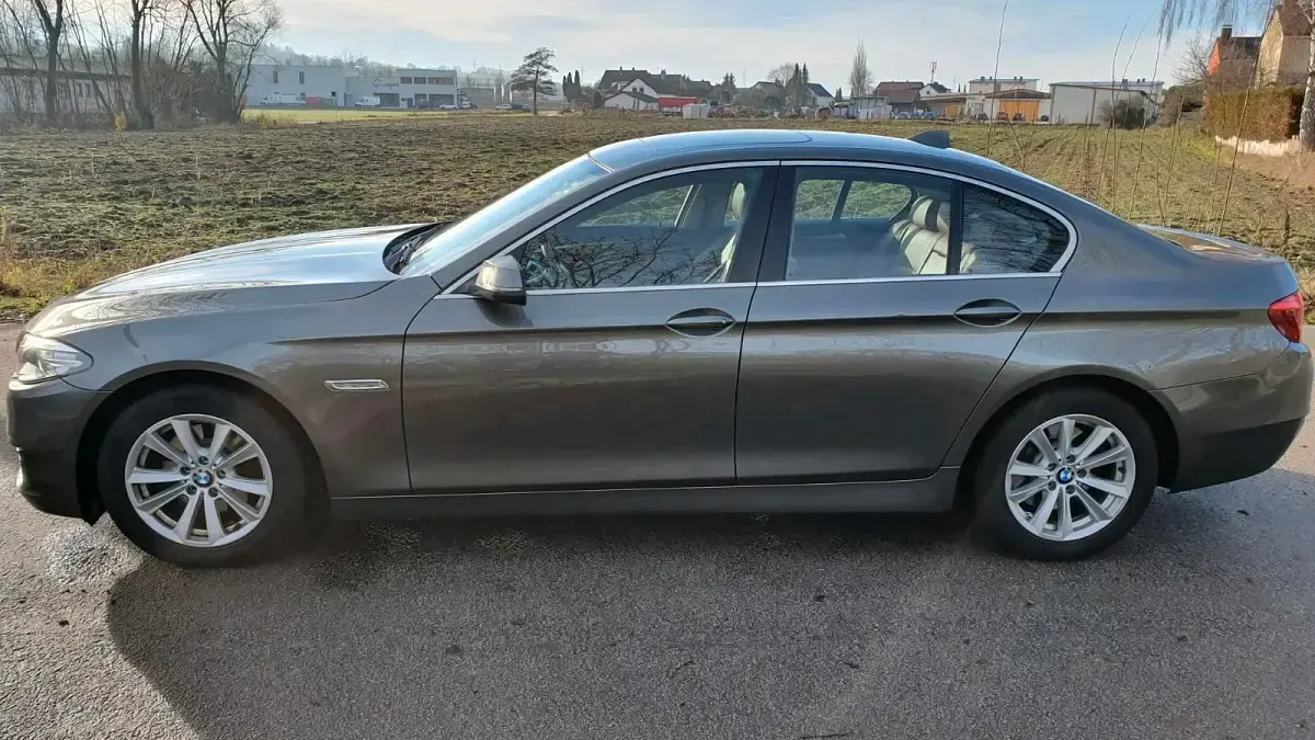 Gebraucht BMW 520 190 PS (139 kW) 2014 Grau Limousine