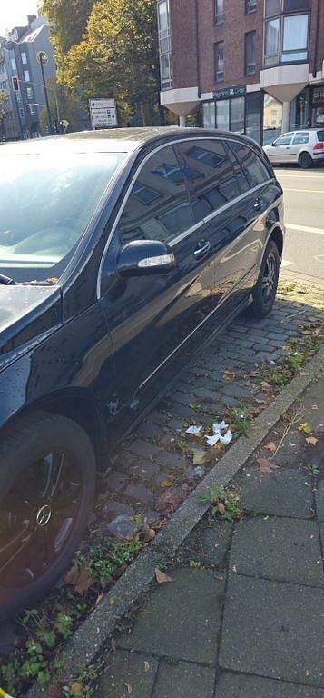 Schwarz Gebraucht 2007 Mercedes R350 Van / Kleinbus | 6.500 € (Fairer Preis) - Bild 1/4