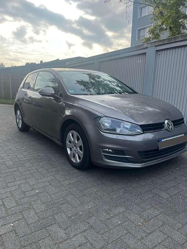 Gebraucht VW Golf VII Trendline 105 PS (77 kW) 2013 Grau Limousine