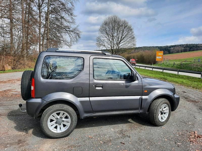 Gebraucht Suzuki Jimny 86 PS (63 kW) 2010 Grau SUV