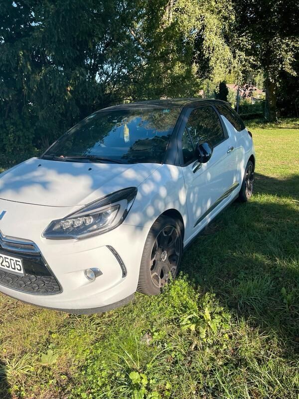 Weiß Gebraucht 2015 Citroën DS3 Sport Chic Kleinwagen | 7.500 € (Fairer Preis) - Bild 1/4