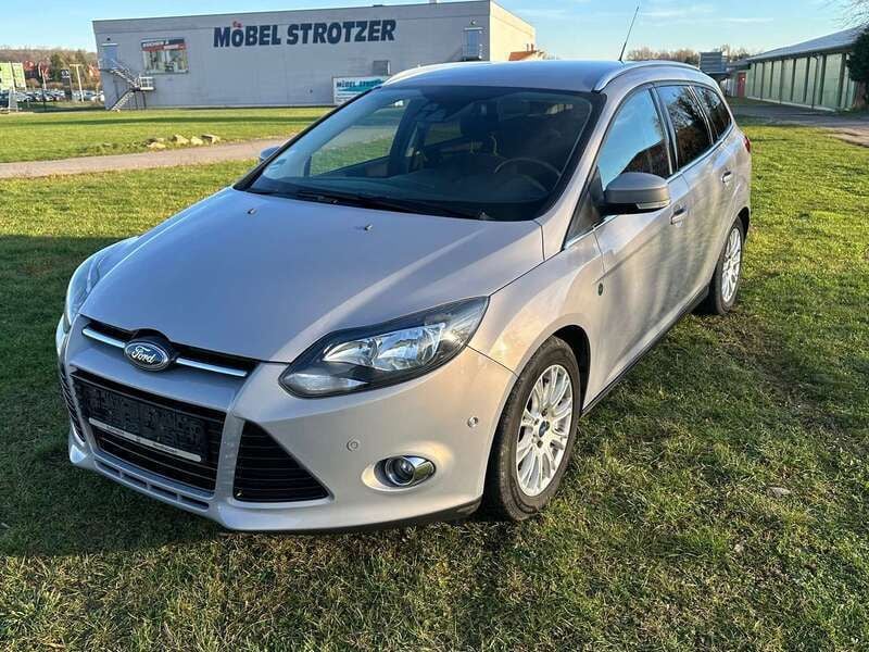 Micastonesilber metallic Gebraucht 2012 Ford Focus Titanium Kombi | 5.300 € (Fairer Preis) - Bild 1/4
