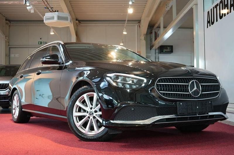 Schwarz Gebraucht 2022 Mercedes E220 Limousine | 28.970 € (Superpreis) - Bild 1/4