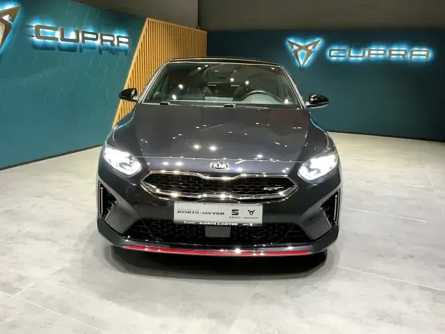 Gebraucht Kia ProCeed GT 204 PS (150 kW) 2021 1k) zilinaschwarz met. (schwarz Kombi