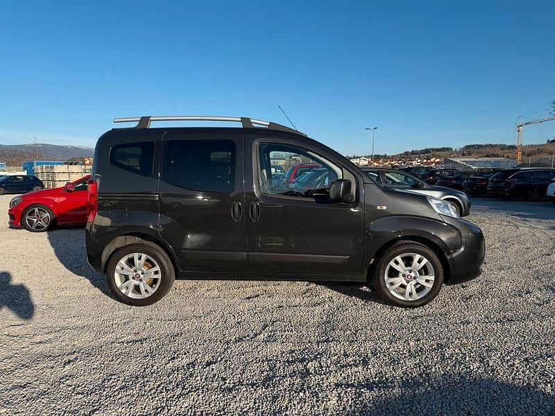Gebraucht Fiat Qubo Trekking 73 PS (53 kW) 2012 Schwarz Van / Kleinbus