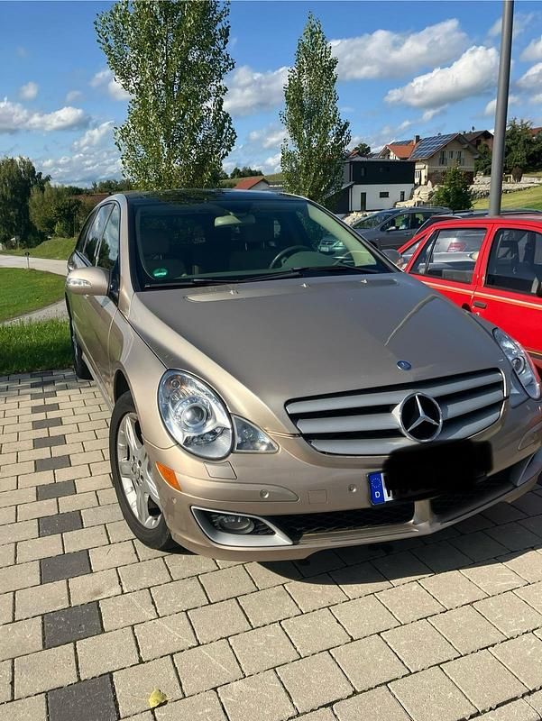 Gold Gebraucht 2006 Mercedes R350 Van / Kleinbus | 6.399 € - Bild 1/4