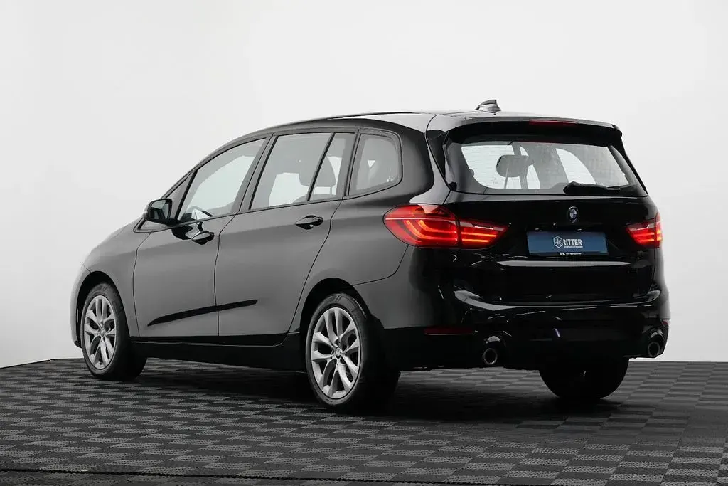 Gebraucht BMW 218 Gran Tourer Advantage 150 PS (110 kW) 2022 Schwarz Van / Kleinbus