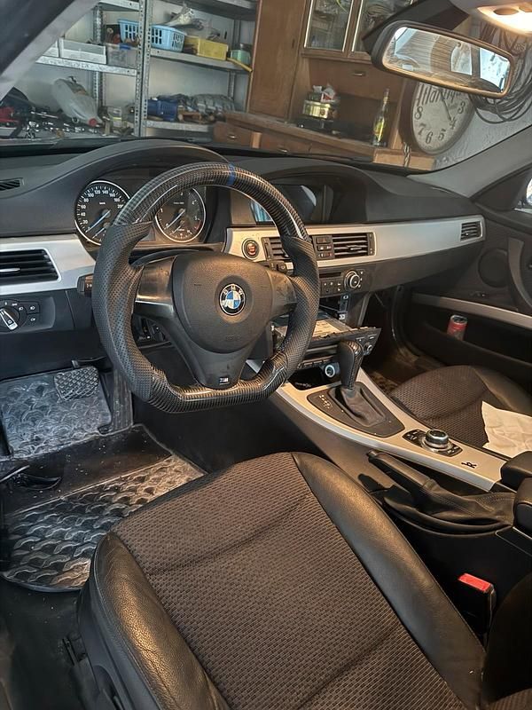 Gebraucht BMW 330 M Sport 245 PS (180 kW) 2011 Grau Limousine