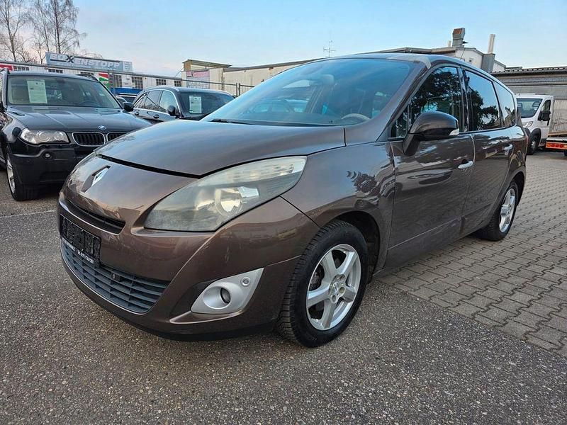 Gebraucht Renault Scénic III Luxe 131 PS (96 kW) 2011 Braun Van / Kleinbus