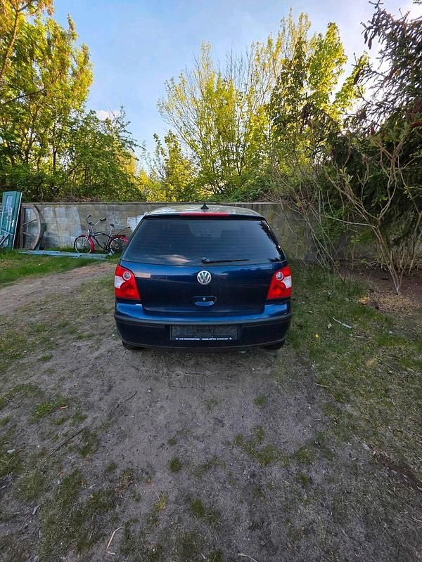 Gebraucht VW Polo 65 PS (47 kW) 2003 Blau Kleinwagen