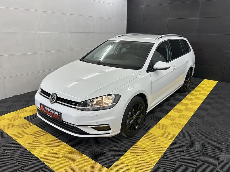 Gebraucht VW Golf VII Highline 150 PS (110 kW) 2019 Pure white Kombi