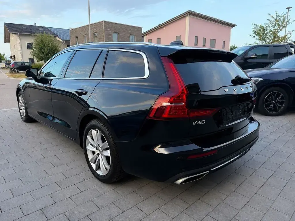 Gebraucht Volvo V60 Inscription 150 PS (110 kW) 2019 Schwarz Kombi