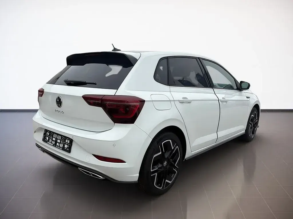 Neu VW Polo R-line 95 PS (69 kW) 2025 Pure white uni / schwarz uni Kleinwagen