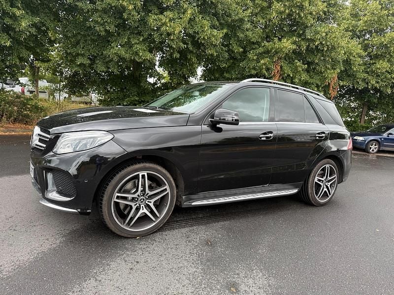 Schwarz Gebraucht 2017 Mercedes GLE350 AMG SUV | 23.490 € - Bild 1/4
