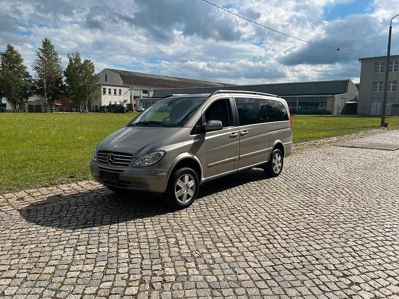 Beige Gebraucht 2009 Mercedes Viano Van / Kleinbus | 15.999 € - Bild 1/4