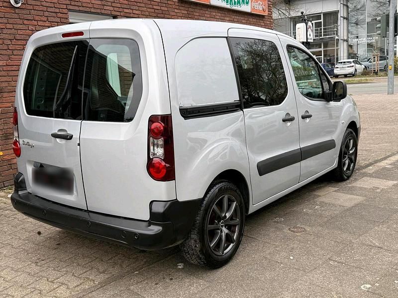Gebraucht Citroën Berlingo 100 PS (73 kW) 2017 Silber Van / Kleinbus