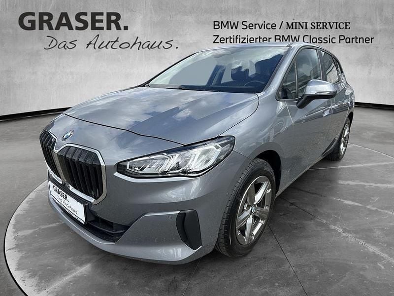 Gebraucht BMW 220 Active Tourer Efficient Dynamics 170 PS (125 kW) 2023 Skyscraper grau Van / Kleinbus