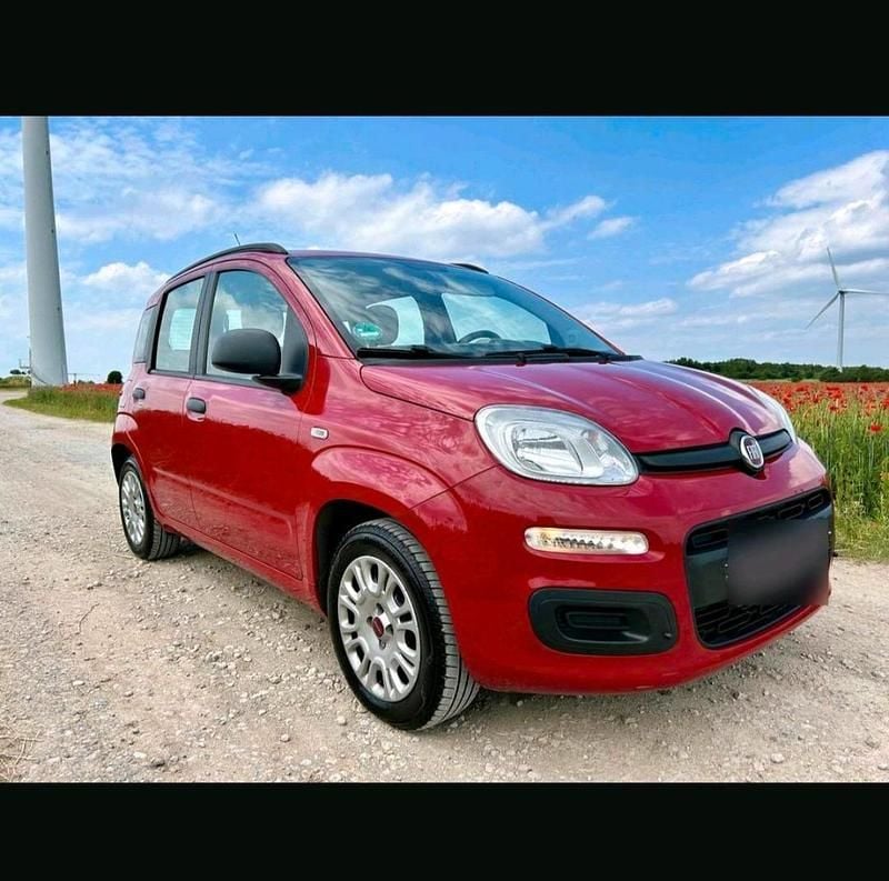 Rot Gebraucht 2015 Fiat Panda Kleinwagen | 6.300 € (Fairer Preis) - Bild 1/4