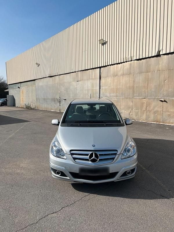 Gebraucht Mercedes B170 116 PS (85 kW) 2009 Silber Van / Kleinbus