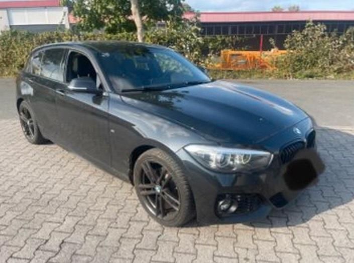 Schwarz Gebraucht 2018 BMW 120 M Sport Kleinwagen | 9.700 € (Superpreis) - Bild 1/3