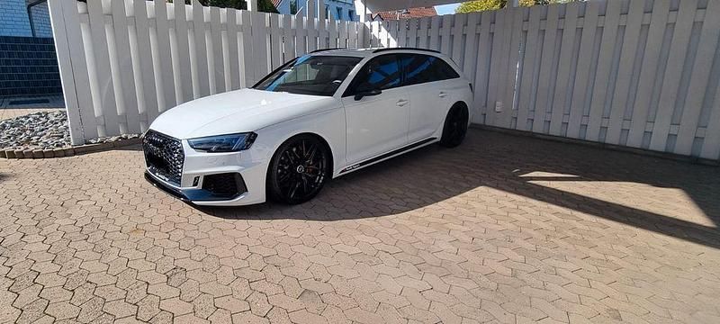 Weiß Gebraucht 2019 Audi RS4 Sport Limousine | 59.900 € (Guter Preis) - Bild 1/4